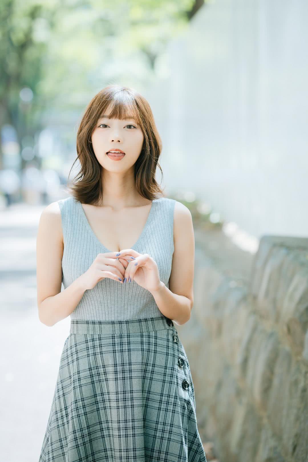 青山光个人资料写真作品