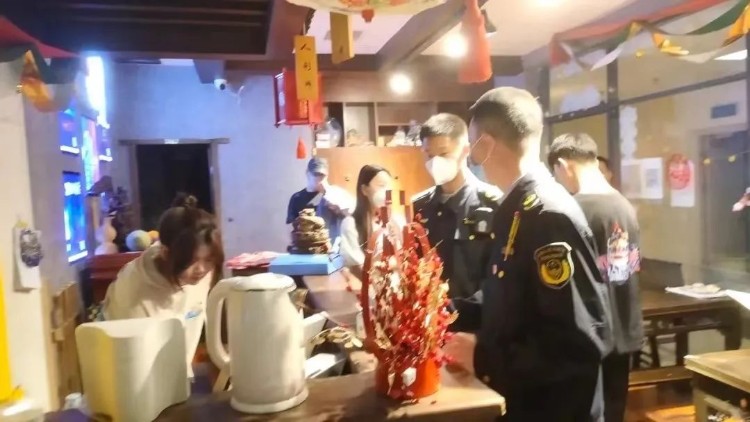 广西全州下架存低俗内容新华字典，新华字典存在低俗内容