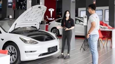 ​每天净赚 2 亿，特斯拉还想再降价