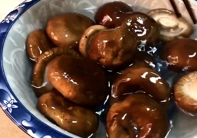 鹌鹑蛋如何做好吃又简单（鹌鹑蛋这样做太好吃了）(3)