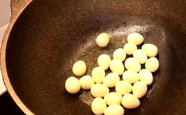 鹌鹑蛋如何做好吃又简单（鹌鹑蛋这样做太好吃了）(8)