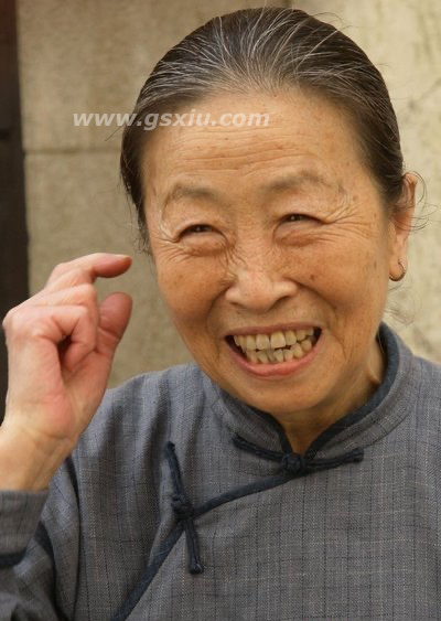 张少华的老公是谁简介 传言称她的老公比她小十岁