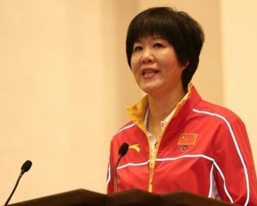 郎平当时为什么当美国队教练（曾去美国队执教）(1)