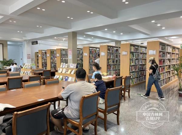 图书馆终于开放了（又有一家图书馆免费向市民开放）(8)