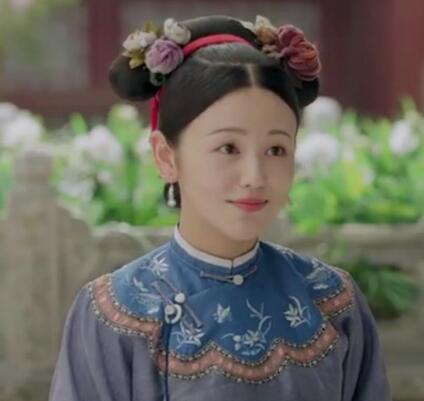 抖音彩虹毛衣女孩叫什么