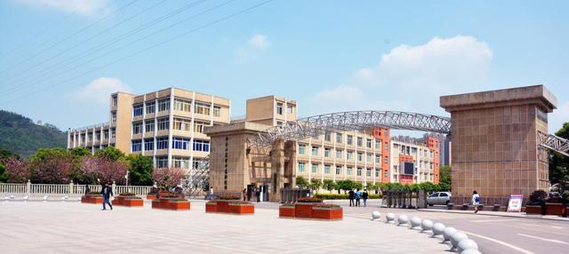 四川宜宾高等学校（四川省宜宾市高校信息来啦）(5)