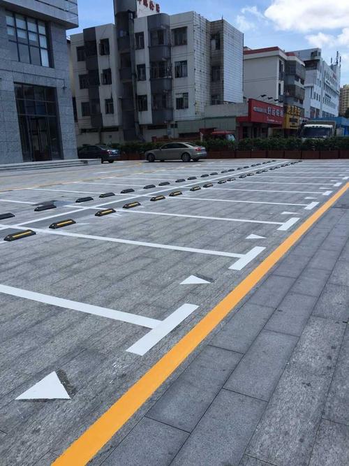 停车位划线标准（停车位划线标准是什什么）