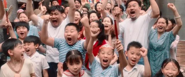 建国大业影评2000字（建立主旋律影片商业化的新时代）(16)