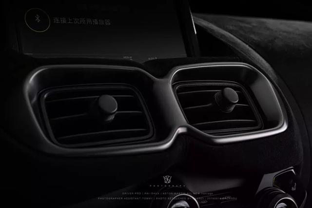 驾驶阿斯顿马丁v8 vantage(深度体验阿斯顿)(18)