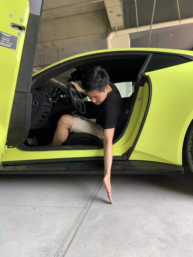 驾驶阿斯顿马丁v8 vantage(深度体验阿斯顿)(25)