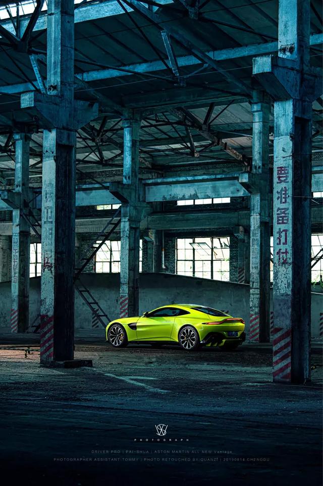 驾驶阿斯顿马丁v8 vantage(深度体验阿斯顿)(36)