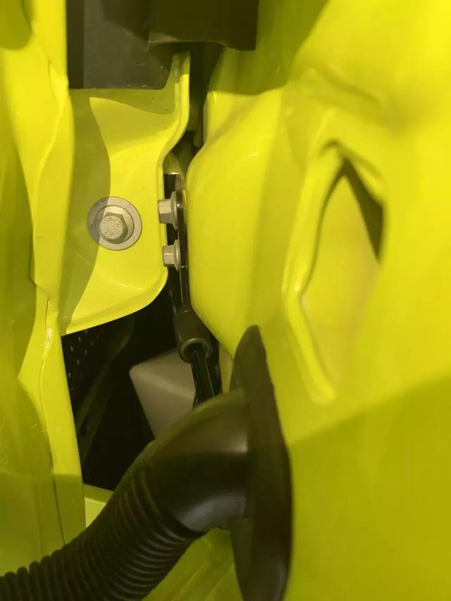 驾驶阿斯顿马丁v8 vantage(深度体验阿斯顿)(7)