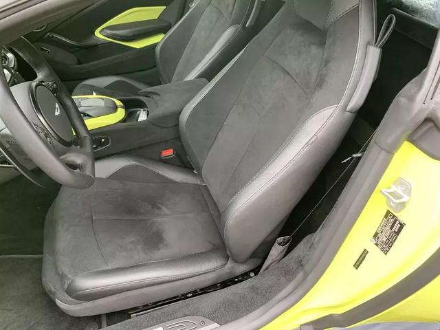 驾驶阿斯顿马丁v8 vantage(深度体验阿斯顿)(22)