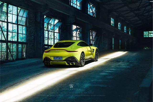 驾驶阿斯顿马丁v8 vantage(深度体验阿斯顿)(35)