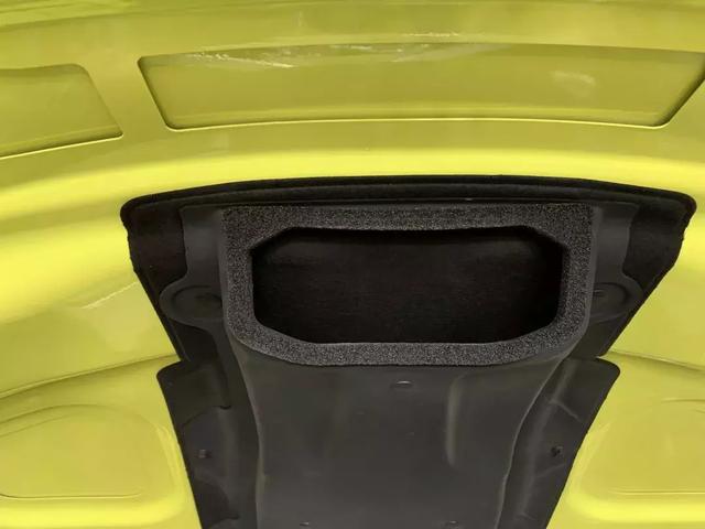 驾驶阿斯顿马丁v8 vantage(深度体验阿斯顿)(11)