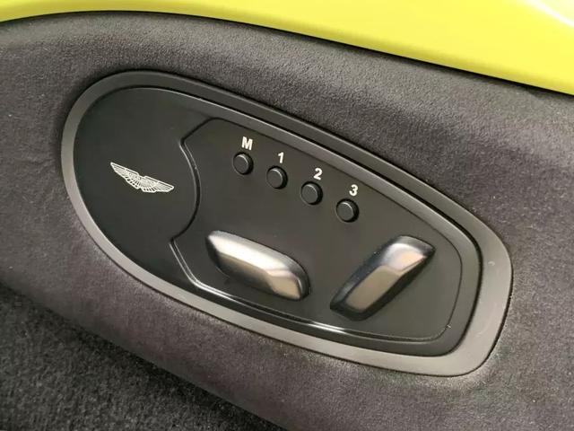 驾驶阿斯顿马丁v8 vantage(深度体验阿斯顿)(21)
