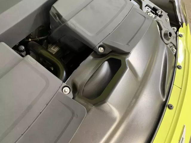 驾驶阿斯顿马丁v8 vantage(深度体验阿斯顿)(9)