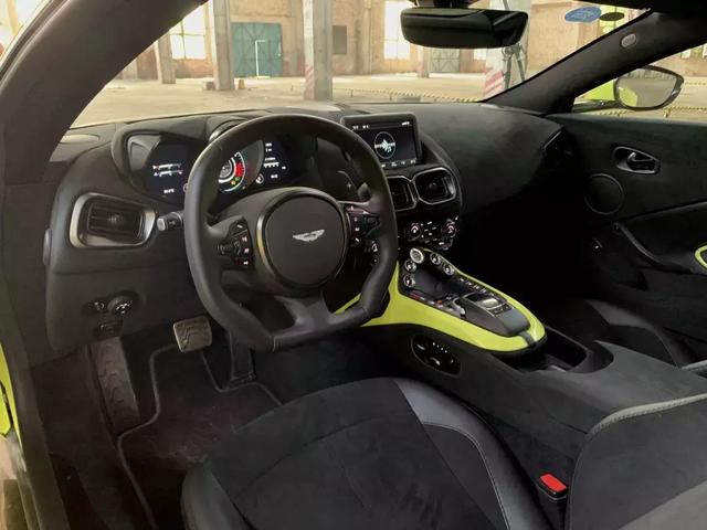 驾驶阿斯顿马丁v8 vantage(深度体验阿斯顿)(31)