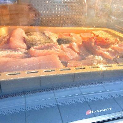 用电烤箱烤鱼怎么做好吃又简单（烤箱版的家庭香辣烤鱼最过瘾的吃法）(4)