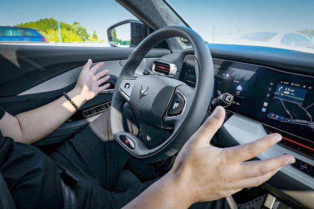 极狐阿尔法s华为hi版与基本款区别（有了华为全家桶）(3)