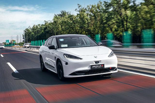 极狐阿尔法s华为hi版与基本款区别（有了华为全家桶）(5)