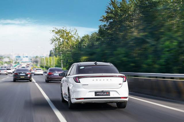 极狐阿尔法s华为hi版与基本款区别（有了华为全家桶）(6)