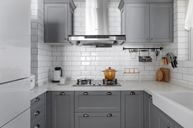 橱柜上的五金怎么挑选（家居达人教你轻松选购橱柜五金件）(1)