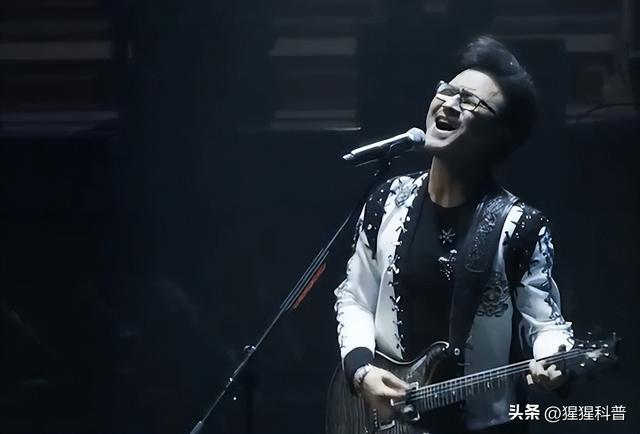 李玟回应歌跑调（盘点明星演唱会翻车名场面）(7)