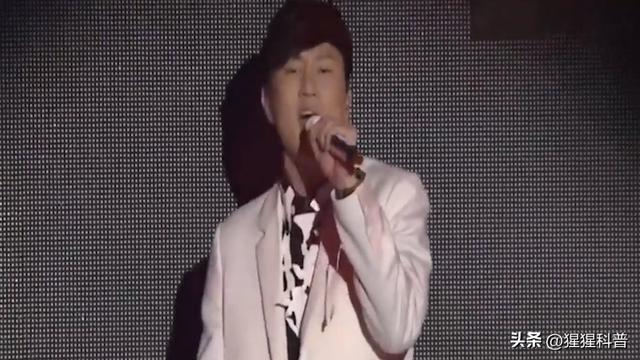 李玟回应歌跑调（盘点明星演唱会翻车名场面）(12)