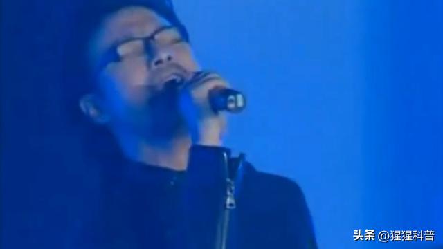 李玟回应歌跑调（盘点明星演唱会翻车名场面）(6)