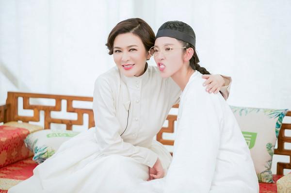 李嘉欣微博晒美照（48岁李嘉欣的苹果肌饱满到不敢认）(19)