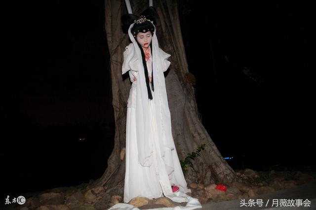 民间鬼故事七月鬼节不可以出去（鬼节千万不要去浴室洗澡）(3)