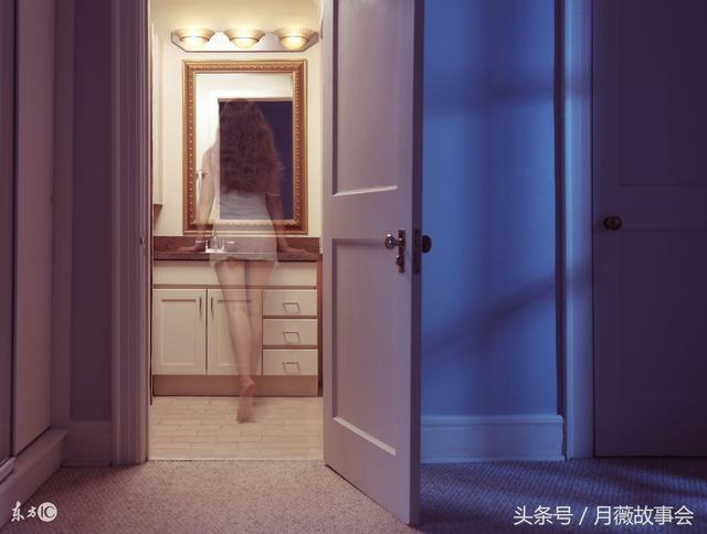 民间鬼故事七月鬼节不可以出去（鬼节千万不要去浴室洗澡）(1)