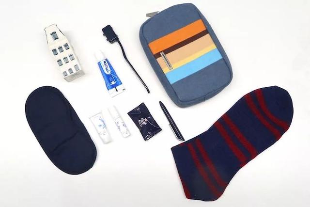 出差旅行必备洗漱包（什么样的机上洗漱包才会让你心甘情愿地把它带回家）(16)