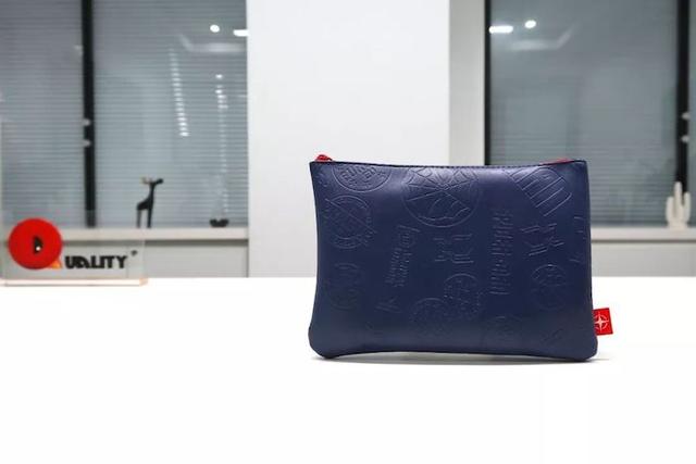 出差旅行必备洗漱包（什么样的机上洗漱包才会让你心甘情愿地把它带回家）(30)