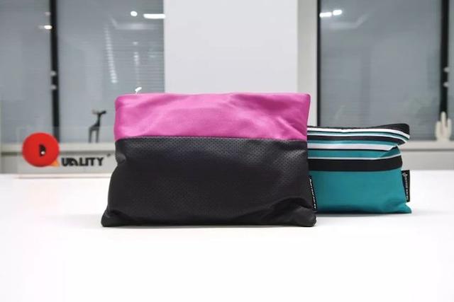 出差旅行必备洗漱包（什么样的机上洗漱包才会让你心甘情愿地把它带回家）(21)