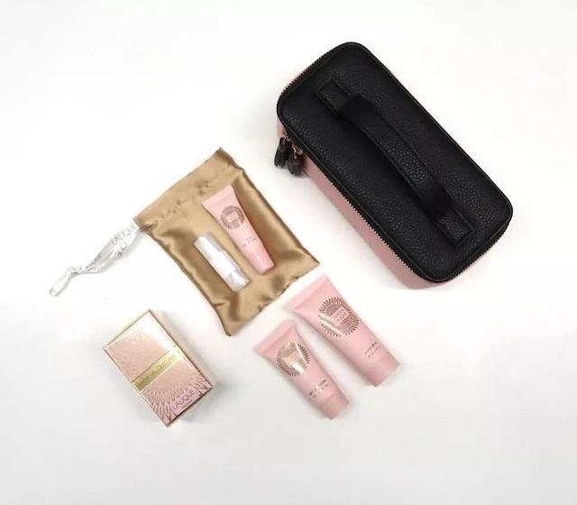 出差旅行必备洗漱包（什么样的机上洗漱包才会让你心甘情愿地把它带回家）(6)