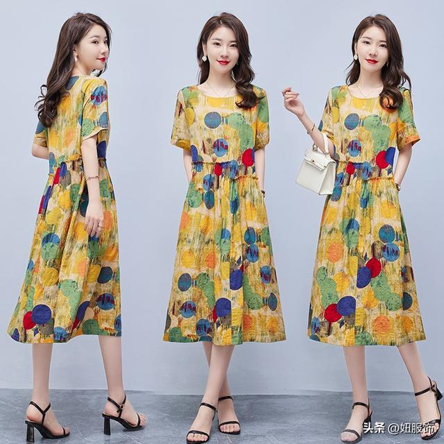 初秋穿搭复古连衣裙（穿搭几款优雅显瘦的文艺碎花连衣裙）(1)