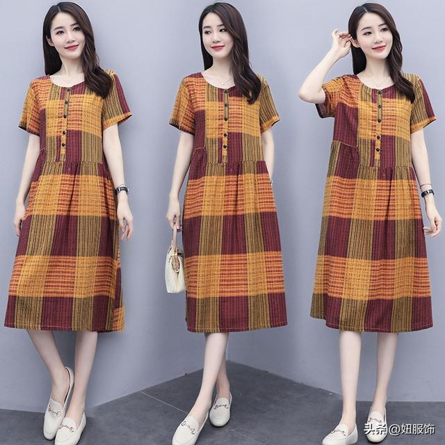 初秋穿搭复古连衣裙（穿搭几款优雅显瘦的文艺碎花连衣裙）(13)