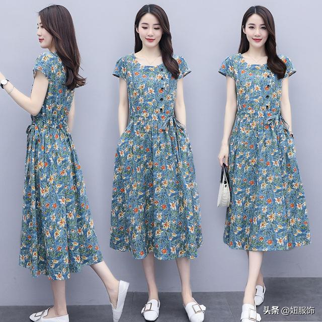 初秋穿搭复古连衣裙（穿搭几款优雅显瘦的文艺碎花连衣裙）(10)