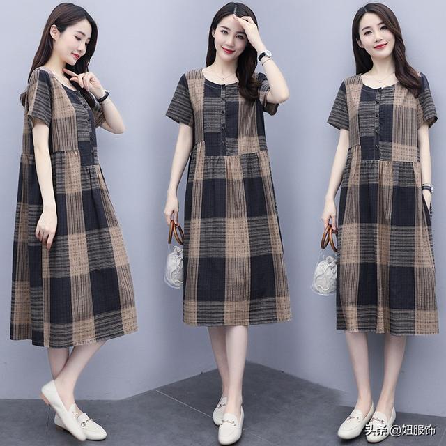 初秋穿搭复古连衣裙（穿搭几款优雅显瘦的文艺碎花连衣裙）(14)