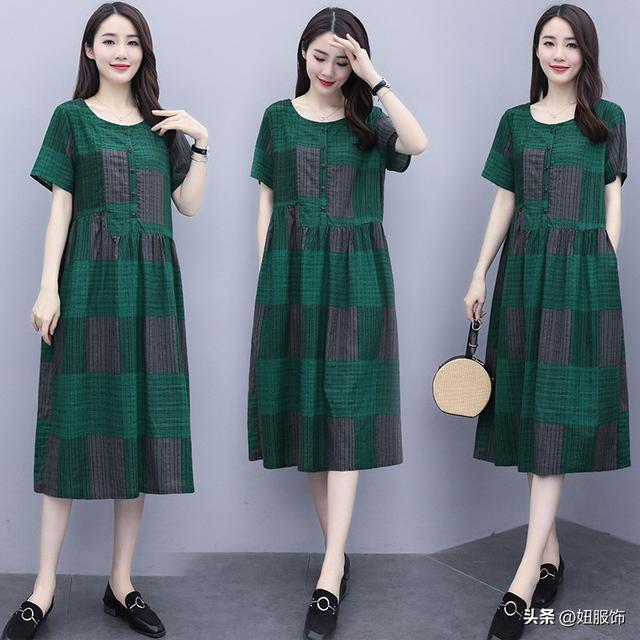 初秋穿搭复古连衣裙（穿搭几款优雅显瘦的文艺碎花连衣裙）(12)