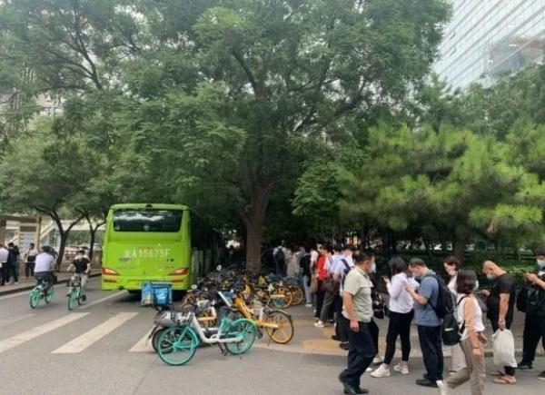 北京缓解交通拥堵的措施（打通堵点便利通行）(1)