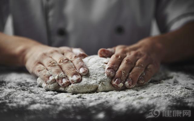 吃青团的好处与坏处（营养师提醒青团虽然好吃）(2)