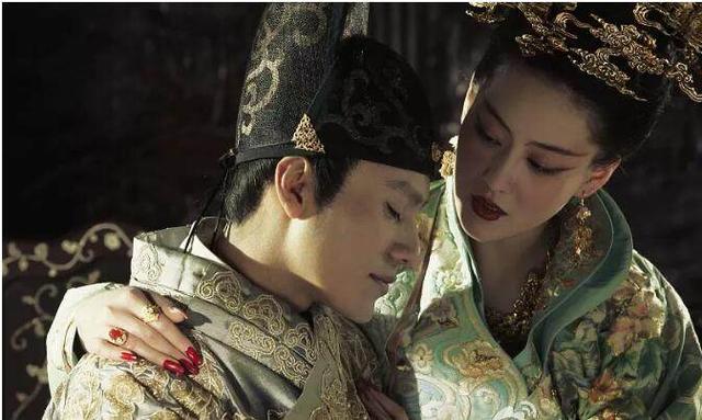 陈坤在龙门飞甲中扮的雨化田（龙门飞甲中陈坤及范晓萱的角色）(4)