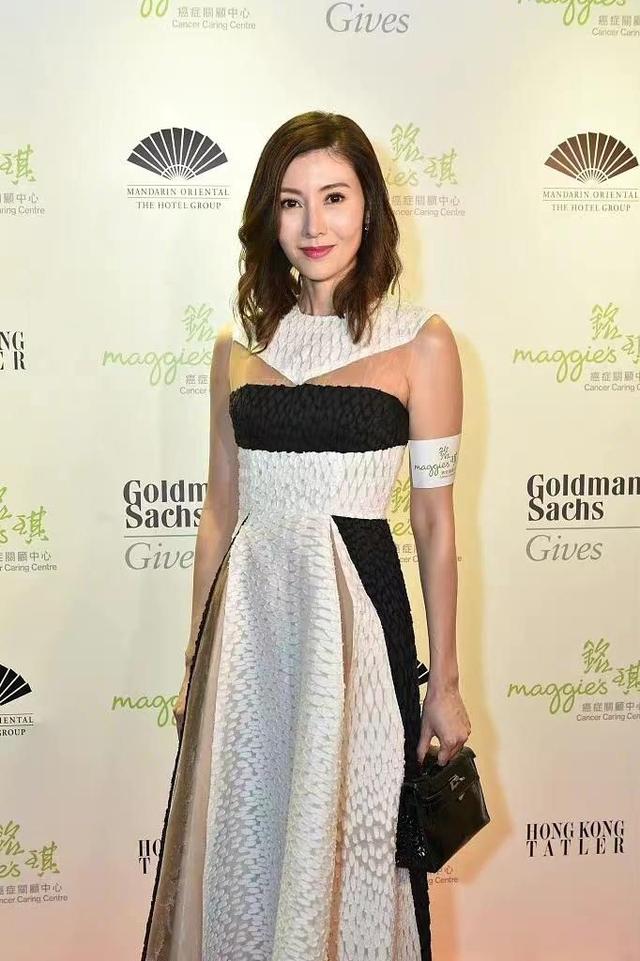 李嘉欣现在的身体状况（李嘉欣生病也不忘爱美本性）(10)