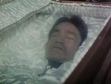 李小龙的死亡真实原因（来看看李小龙到底是怎么死的）(2)