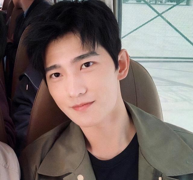 李沁杨洋谈了七年（工作室撤掉单身声明）(9)