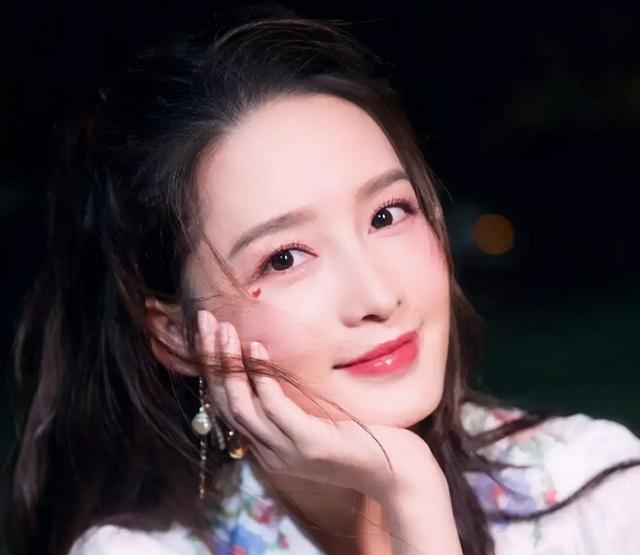 李沁杨洋谈了七年（工作室撤掉单身声明）(10)