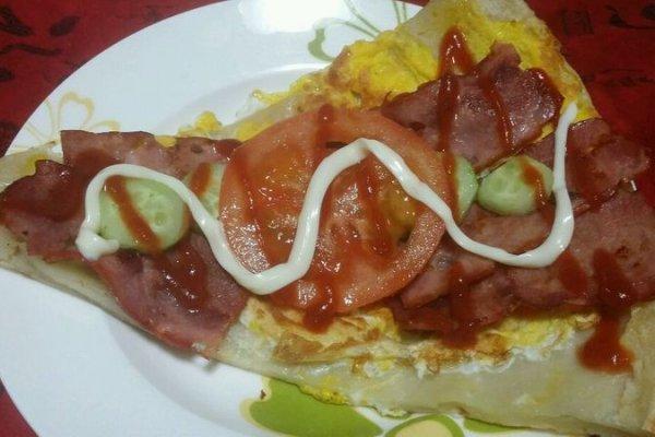 家常鸡蛋灌饼的简单做法大全（三步教你做鸡蛋灌饼的做法步骤）(1)